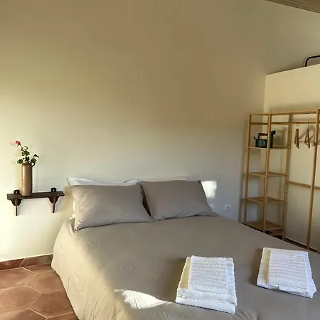 Guest house Quinta Dos Avos 3*